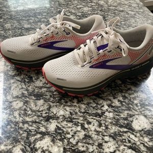 Brooks ghost 14 running shoes
